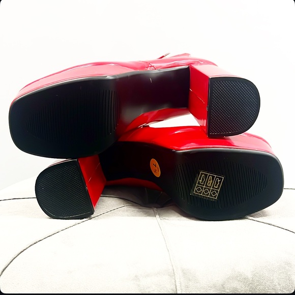 Dolls kill LAMODA GIRL FROM MARS BLOCK HEELS

LAMODA - Picture 8 of 9